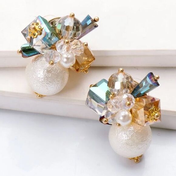 Bohemian pearl stud N302 - Picture 1 of 3